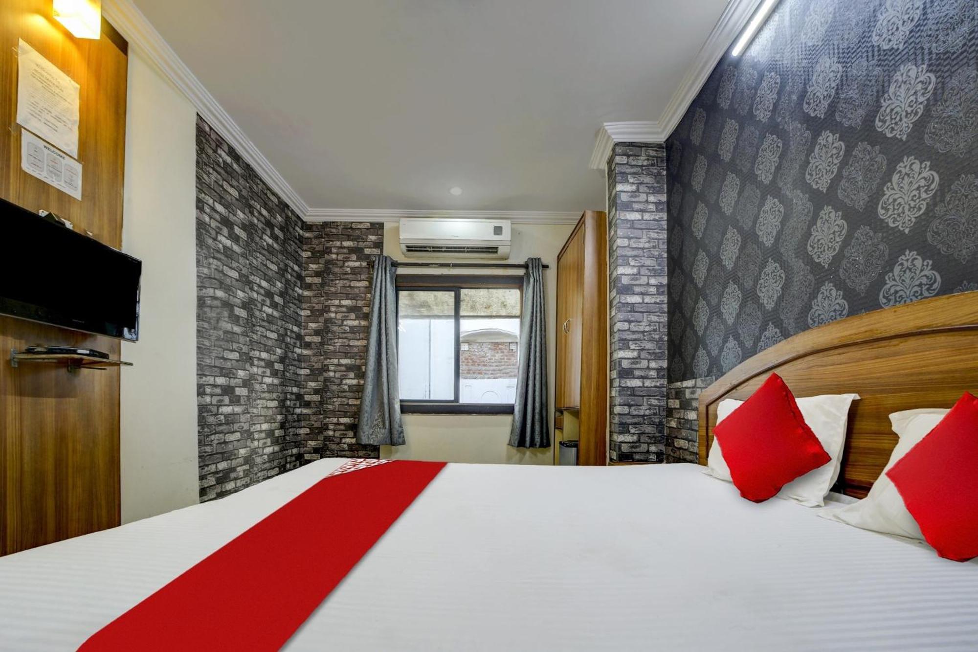 Oyo Flagship 81248 Hotel Satya Vilas Бопал Екстериор снимка